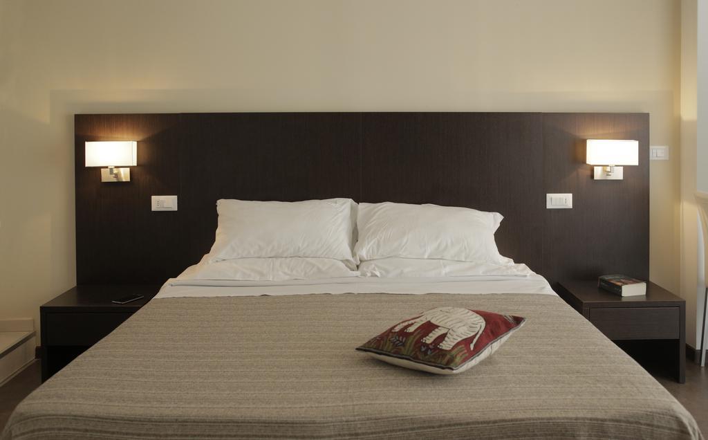 ペスカーラ Le Stanze Sul Corso Bed & Breakfast エクステリア 写真