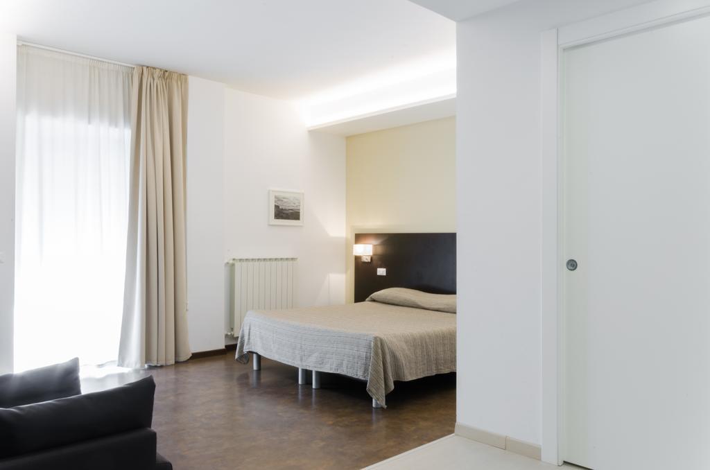 ペスカーラ Le Stanze Sul Corso Bed & Breakfast エクステリア 写真