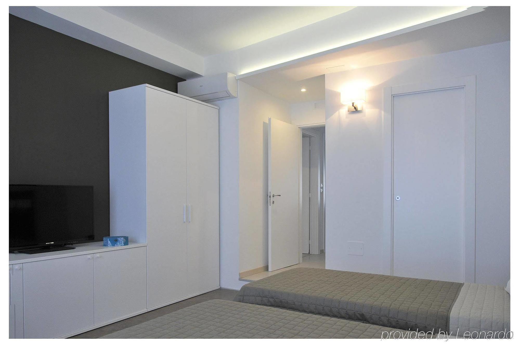 ペスカーラ Le Stanze Sul Corso Bed & Breakfast エクステリア 写真