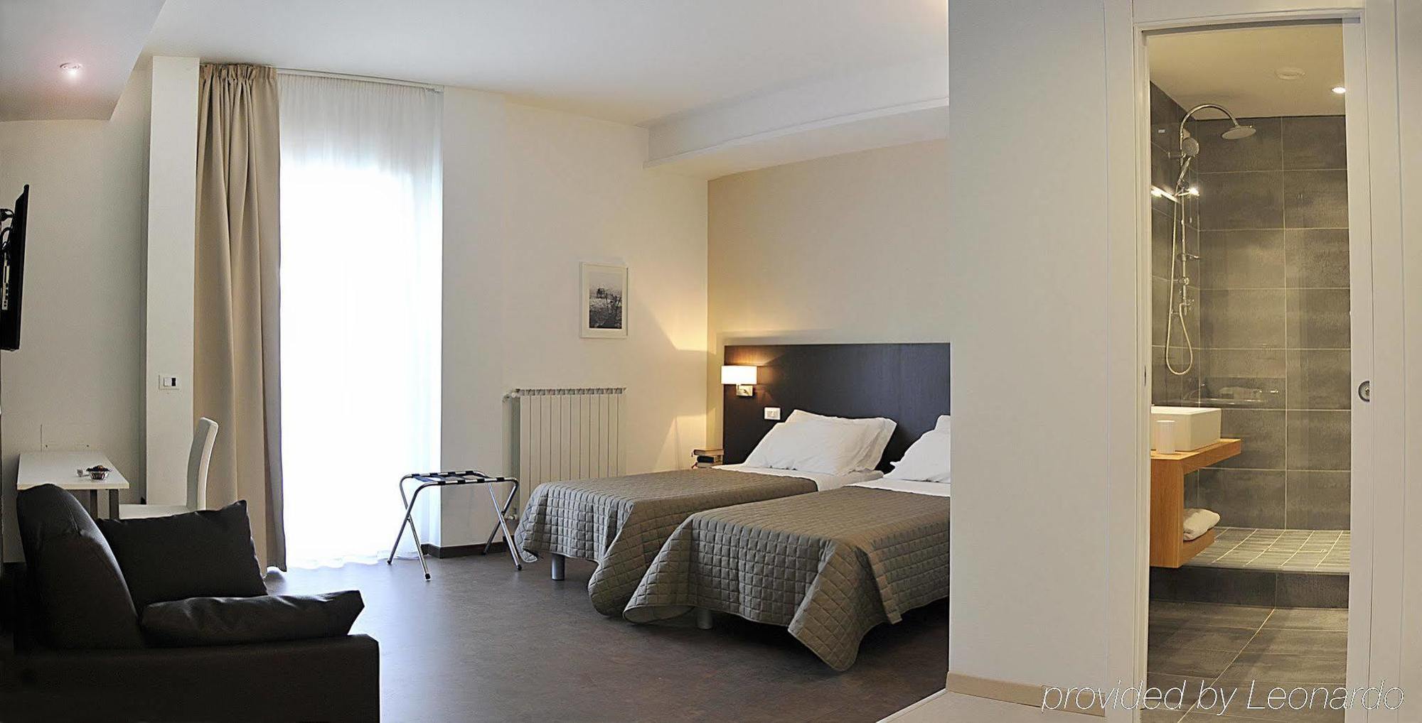 ペスカーラ Le Stanze Sul Corso Bed & Breakfast エクステリア 写真