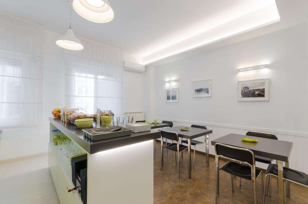ペスカーラ Le Stanze Sul Corso Bed & Breakfast レストラン 写真